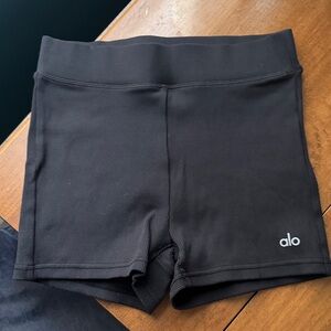 ALO Yoga Women's Classic Black ribbed Shorts